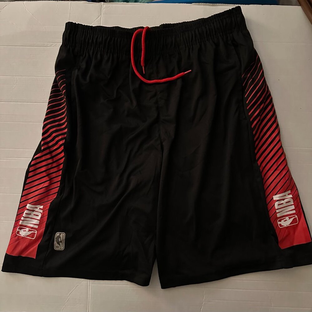 NBA Basketball Shorts Men’s Large Black Red Drawstring Athletic Mesh